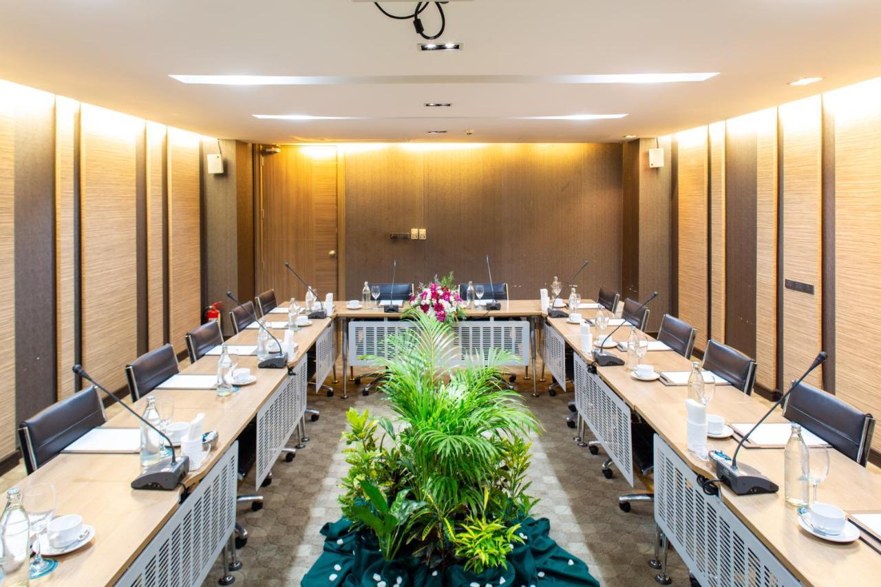Mida Hotel Don Mueang Airport Бангкок Екстер'єр фото